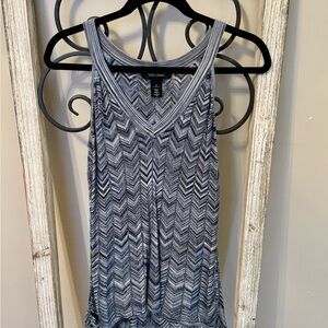 White House Black Market Women's Blue Chevron Tank‎ Top Size Medium